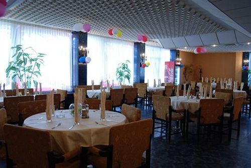 Elbrus Hotel Pazardzhik Exterior foto